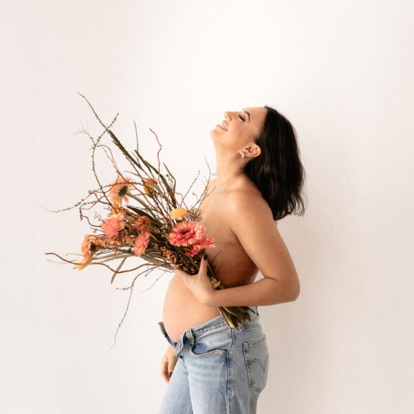 Schwangerschaftsshooting Zürich – Tipps für dein Babybauchshooting im Studio, zuhause oder Outdoor