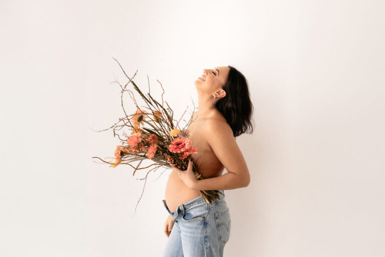 Schwangerschaftsshooting Zürich – Tipps für dein Babybauchshooting im Studio, zuhause oder Outdoor