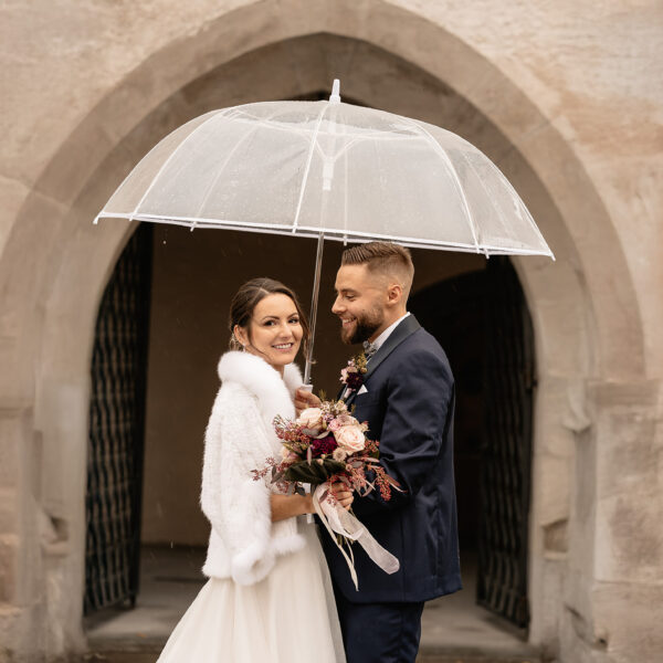 Magische Hochzeitsfotos bei Regen – so wird aus jedem Schauer ein Highlight